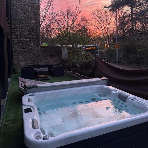 Spa 2-3 places Lessy Viskan Paris Spa 2-3 places Lessy Viskan
